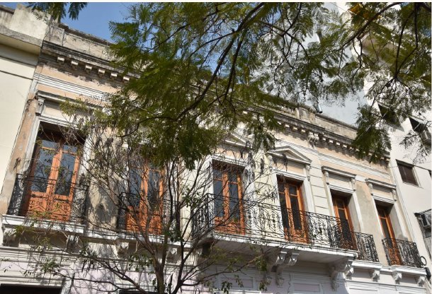 Facciata dell'edificio su Humberto Primo
